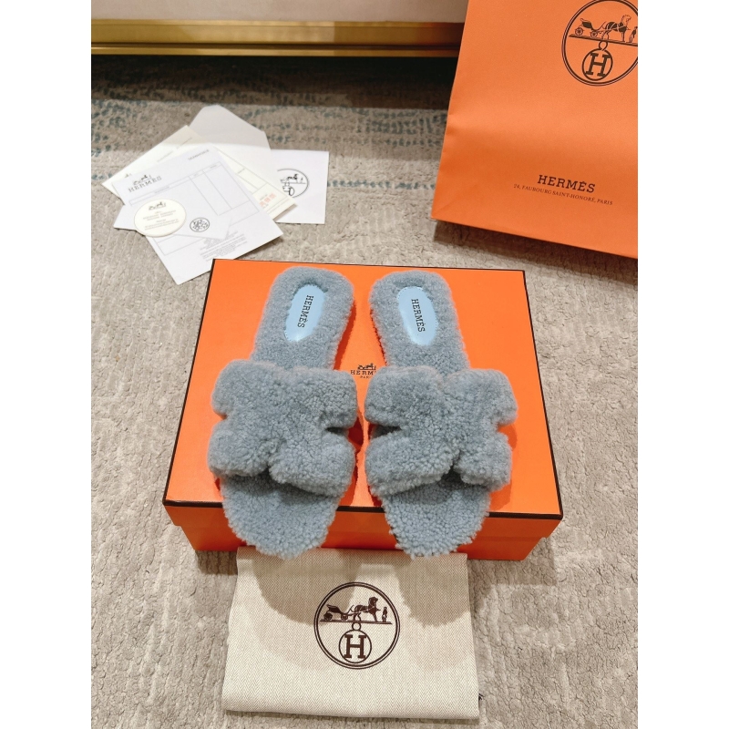 H**mes slippers